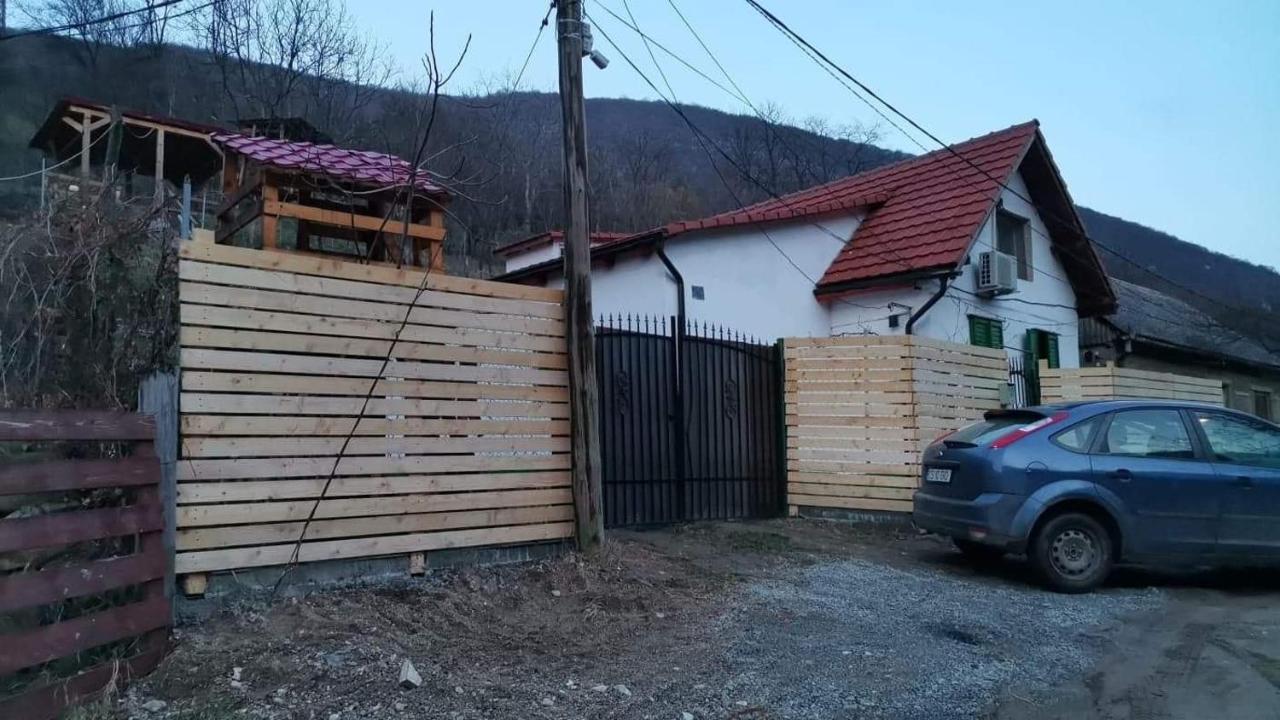 Andrei Villa Sasca Montană Екстериор снимка